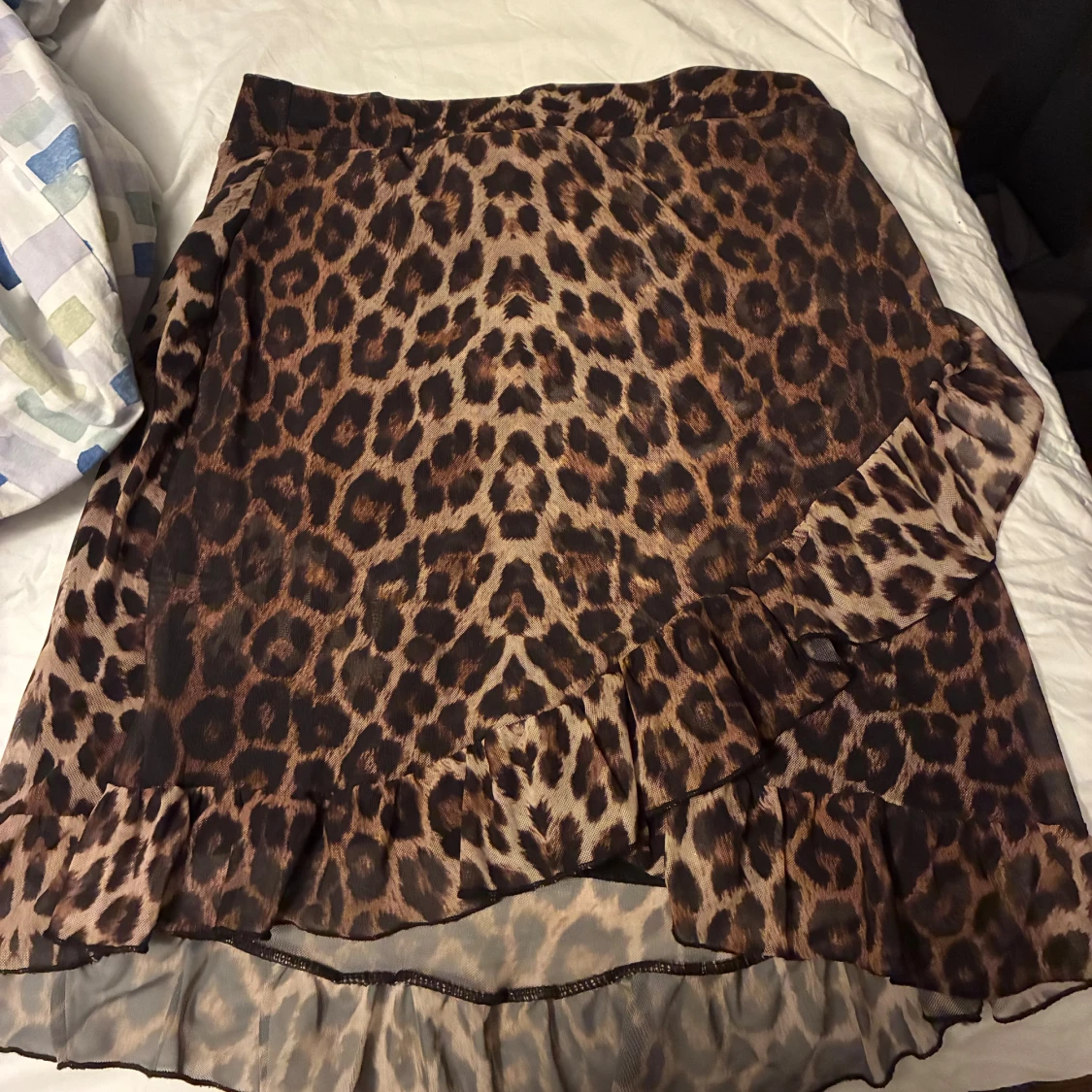 Leopardmönstrad volangkjol NLY Trend