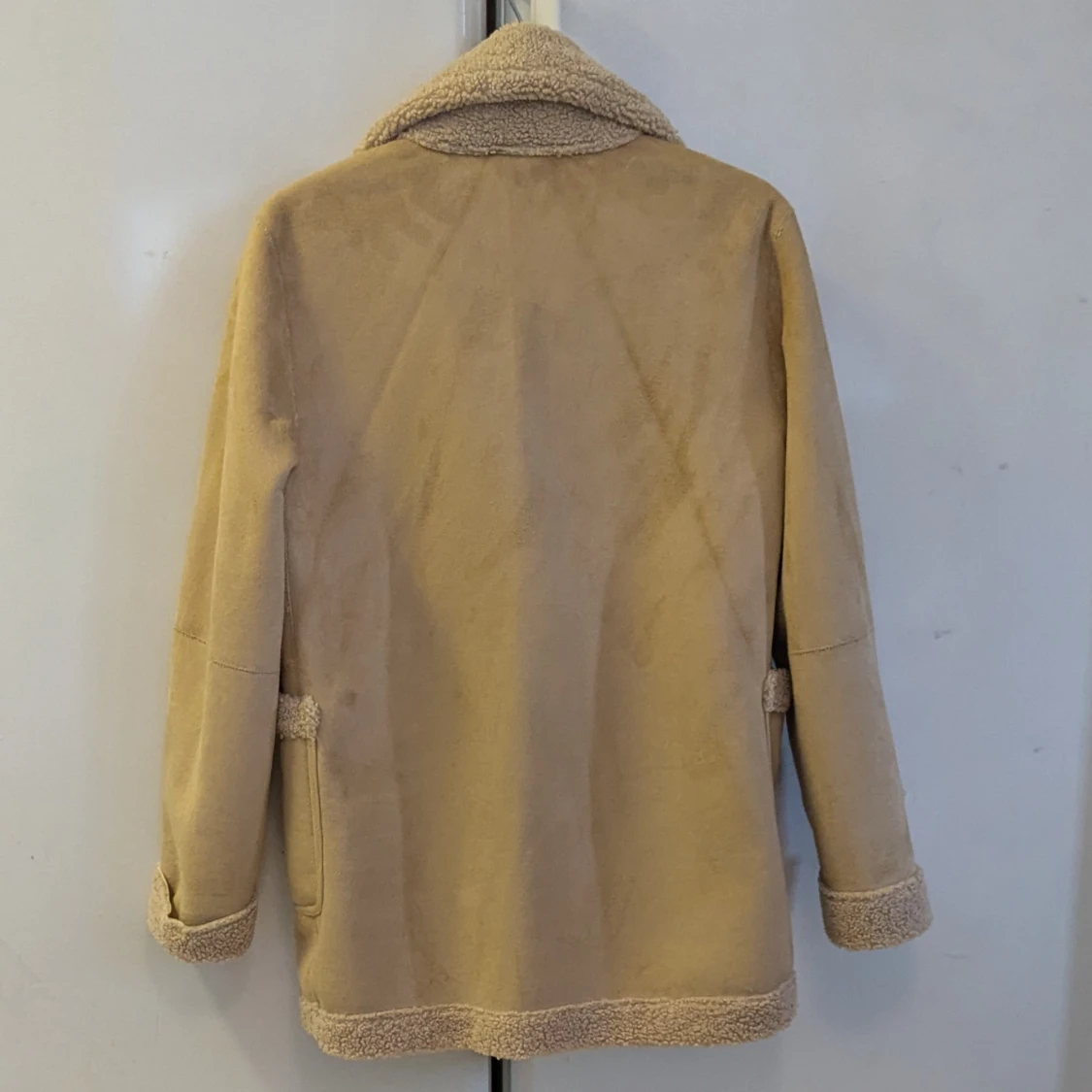 Beige teddyjacka från Zara - 1
