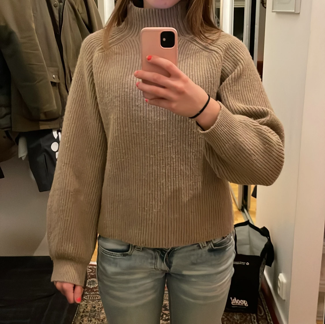 Beige ribbad polotröja stickad - 2