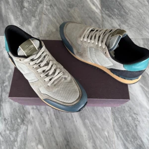 Valentino Rockrunner skor - Valentino Rockrunner skor - Skick: Fint skick - Tillbehör: Valentino dustbag - Nypris: 6000kr 