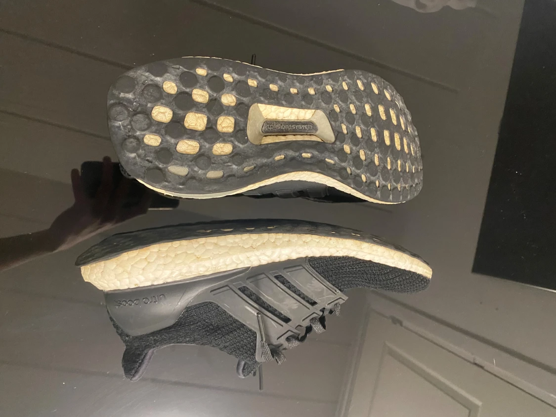 Svarta Adidas Ultraboost sneakers - 3