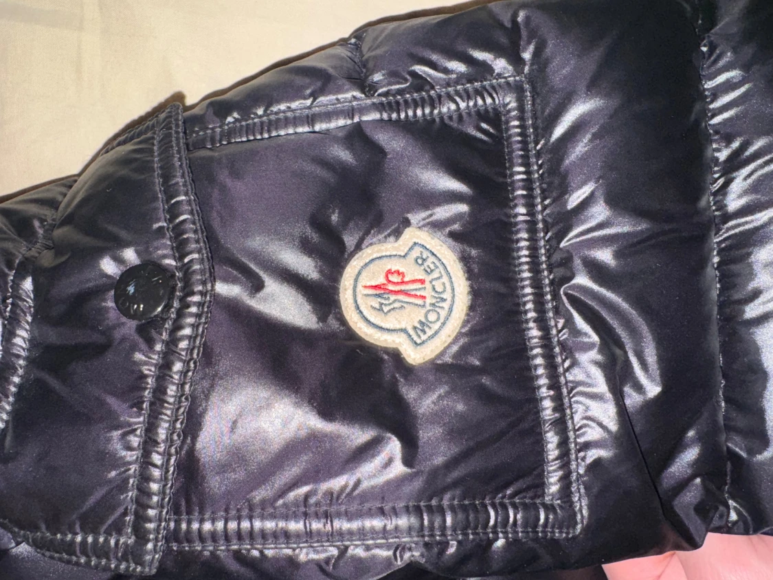 Svart Moncler pufferjacka  - 1