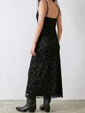 Minga London Titania Maxi Dress - Maxiklänning från Minga London i storlek XS. Köpt för 650kr, slutsåld. Klick gärna på Köp nu🖤