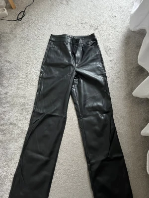 Skum byxor  - Skriv vid intresse!