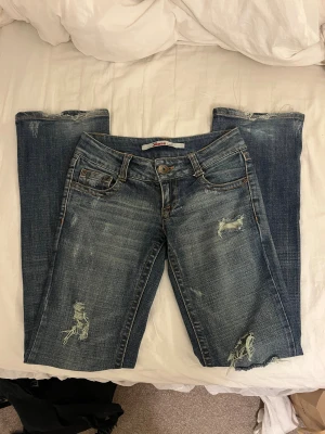 Lågmidjade jeans  - Säljer dessa snygga lågmidjade jeans från only. Säljer pga att de inte kommer till användning.