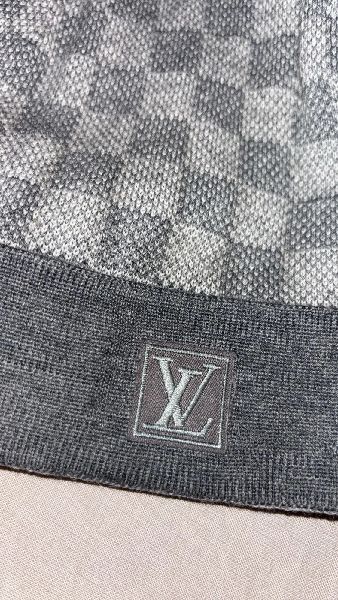 Grå Louis Vuitton rutig mössa - 1