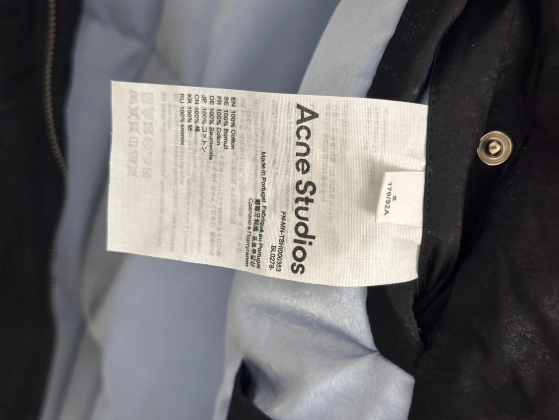 Svart puff jacka från Acne Studios i storlek S - 5