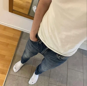 Nudie jeans - Inga defekter. Pris kan diskureras vid snabb affär. Lean dean 29/30