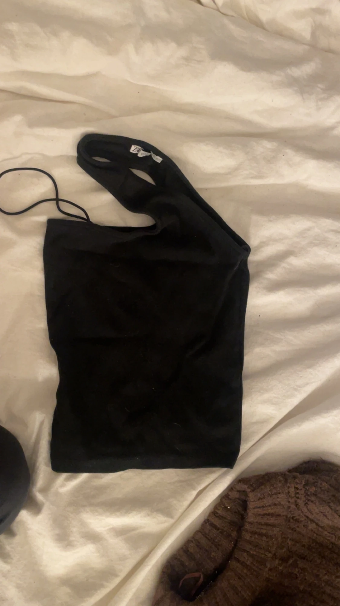 Svart oneshoulder topp från Zara