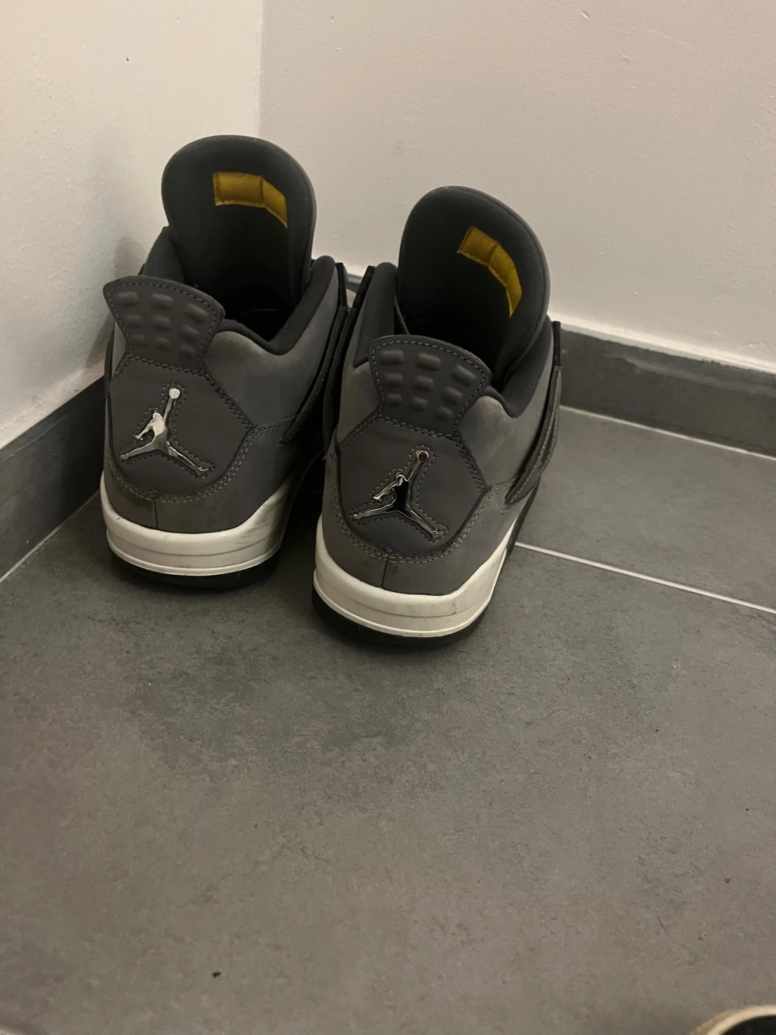 Nike Air Jordan 4 Retro Grå - 1