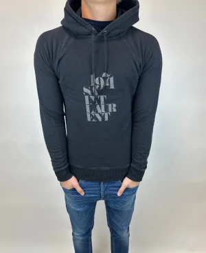 Saint Laurent Hoodie  - Hej! Säljer nu denna väldigt snygga och sällsynta Saint Laurent hoodie! Storlek S, Skick 9/10, Ny pris= 10,000 kr Säljs för= 2499 kr. Denna hoodie är extremt sällsynt och svår att få tag på
