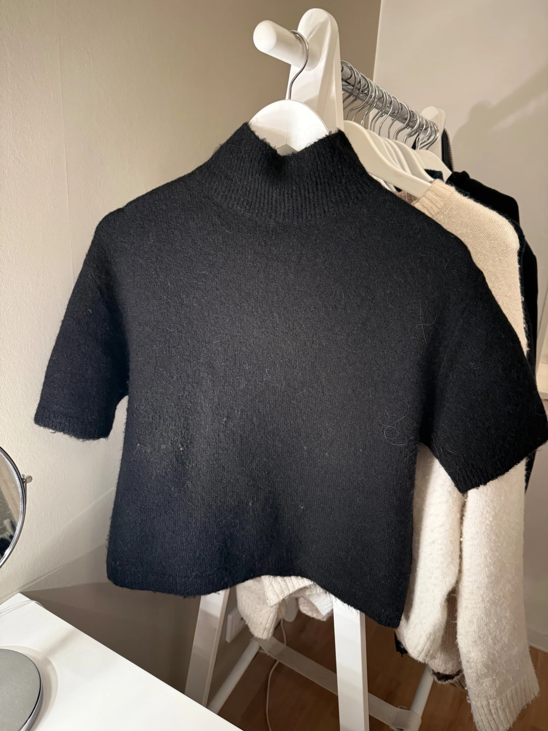 Svart polotröja i ullblandning Gina Tricot - 1