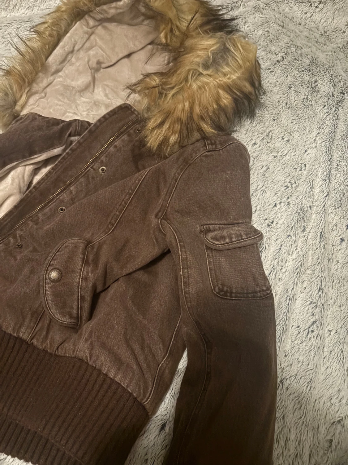 Brun bomberjacka med fuskpäls från Gabrielle's Vault - 5