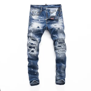 Dsquared2 Jeans  - Helt nya riktigt snygga Dsquared2 jeans! De är storlek 32 men passar även 31. Jag är 178cm och väger 78kg, passar perfekt. Tags sitter kvar på då de är sprillans nya.