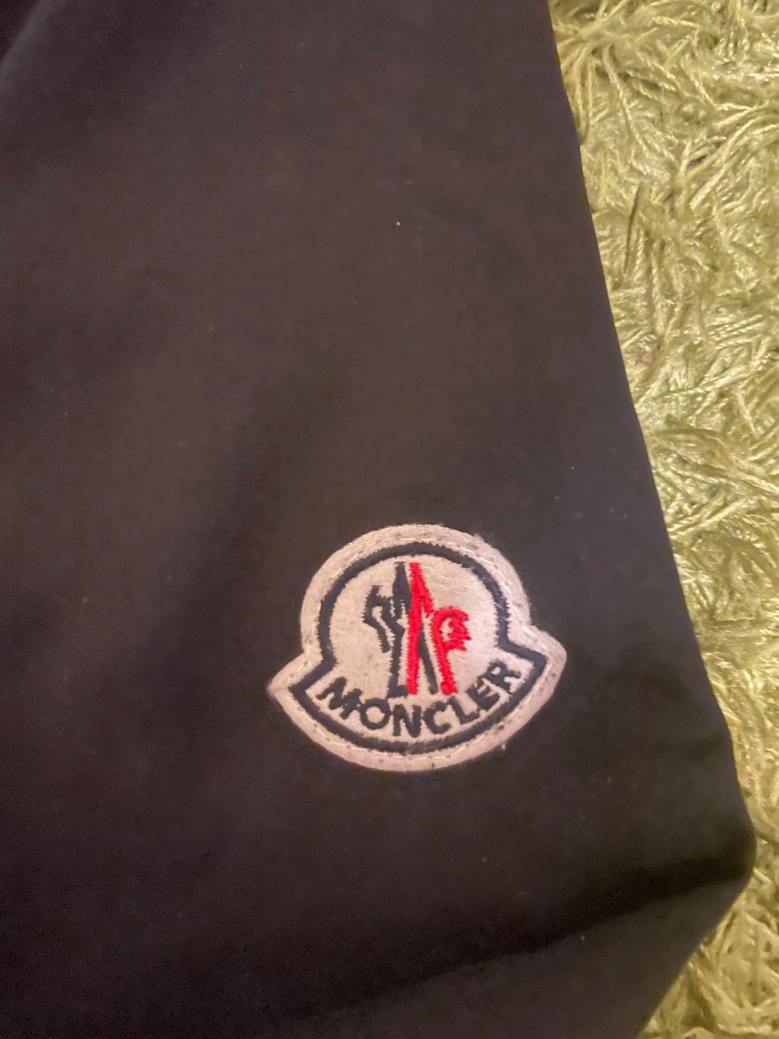 Svart Moncler vindjacka med huva - 1