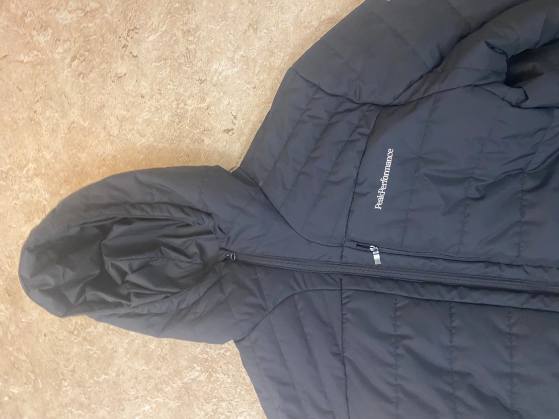 Svart pufferjacka Peak Performance - 3