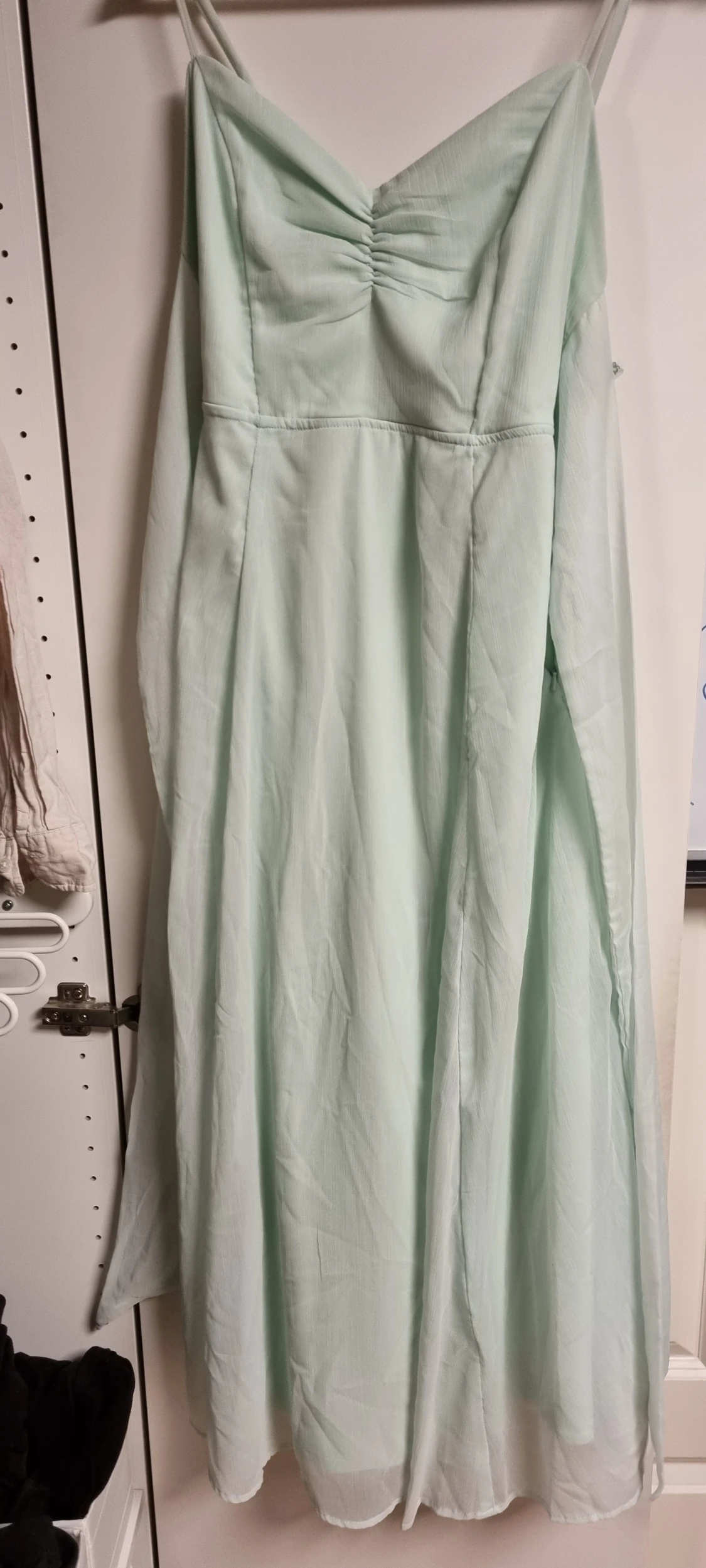 Ljusgrön långklänning från H&M - 1