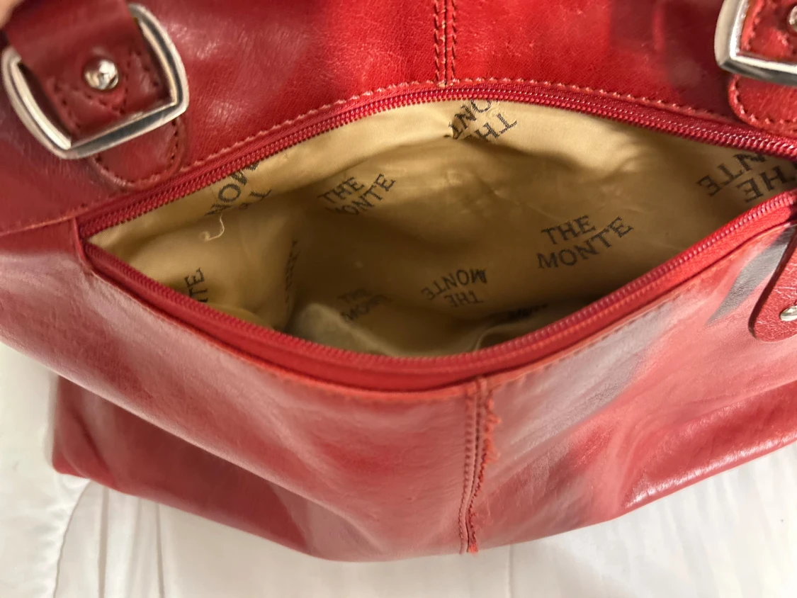 Röd axelväska från The Monte i skinn - 2