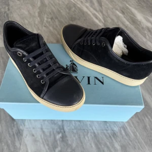 Lanvin skor - Lanvin skor - Skick: Grymt skick - Tillbehör: endast skorna - Nypris: 4000kr - TrendWardrobe