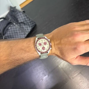 Moonswatch Pluto  - Helt ny, kvar i box