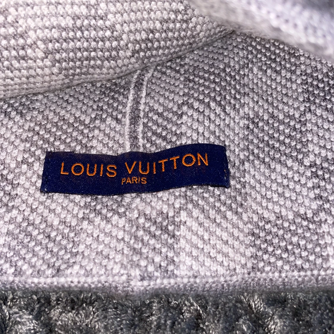 Grå rutig mössa  - 1