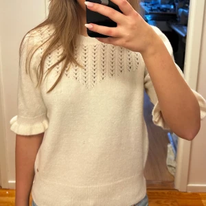 Stickad tröja - Super gullig!