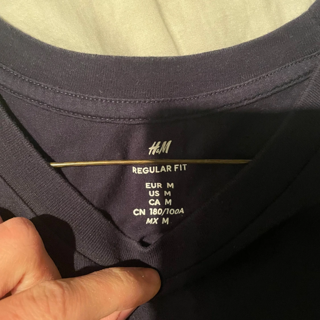 Mörkblå H&M t-shirt - 2