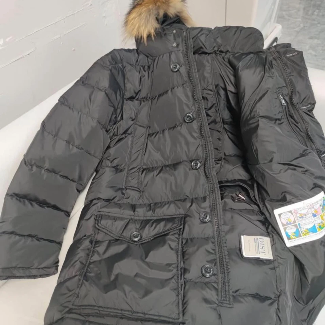 Svart Moncler cluny med pälskrage - 2