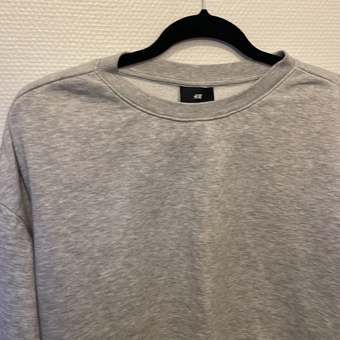 Grå sweatshirt från H&M - 1
