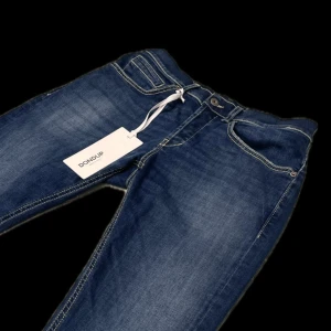 Dondup George  - Tja! Säljer nu dessa dondup jeans i modell George, dem har en jätte skön tvätt och inga defekter! Hör av er vid minsta fråga eller fundering✌️(obs lappen ingår inte utan är bara för display)