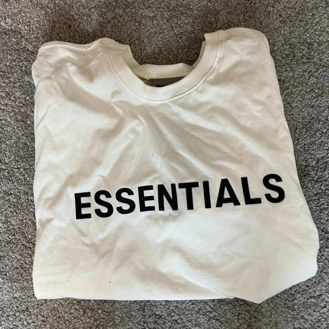 Vit Essentials t-shirt med tryck - 2