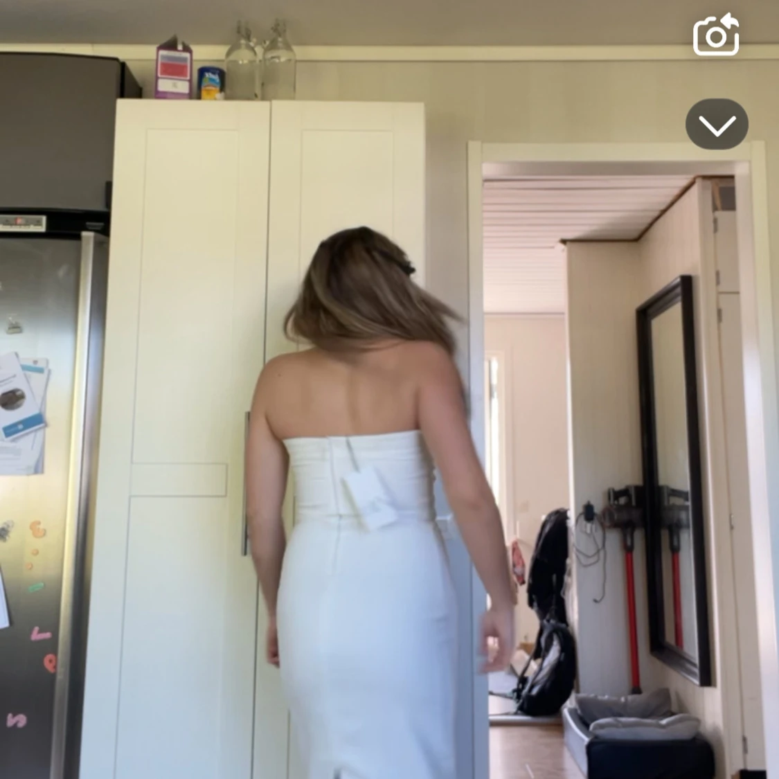 Vit axelbandslös långklänning - 1