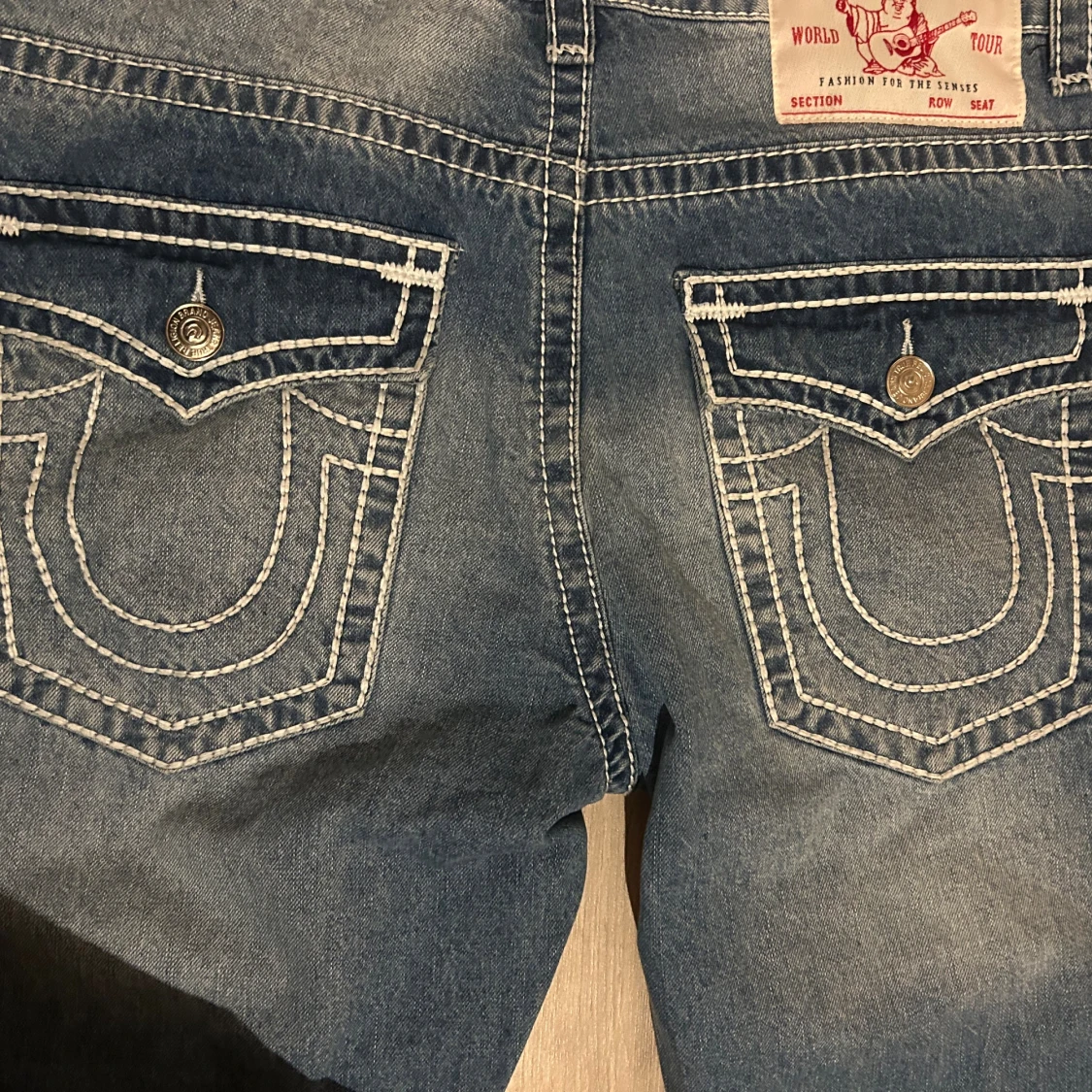 True Religion blå jeans med kontrastsömmar - 4