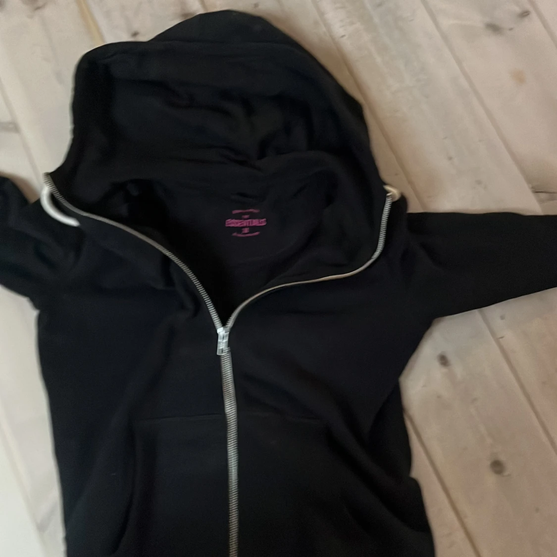 Svart hoodie från Race Marine Essentials - 3