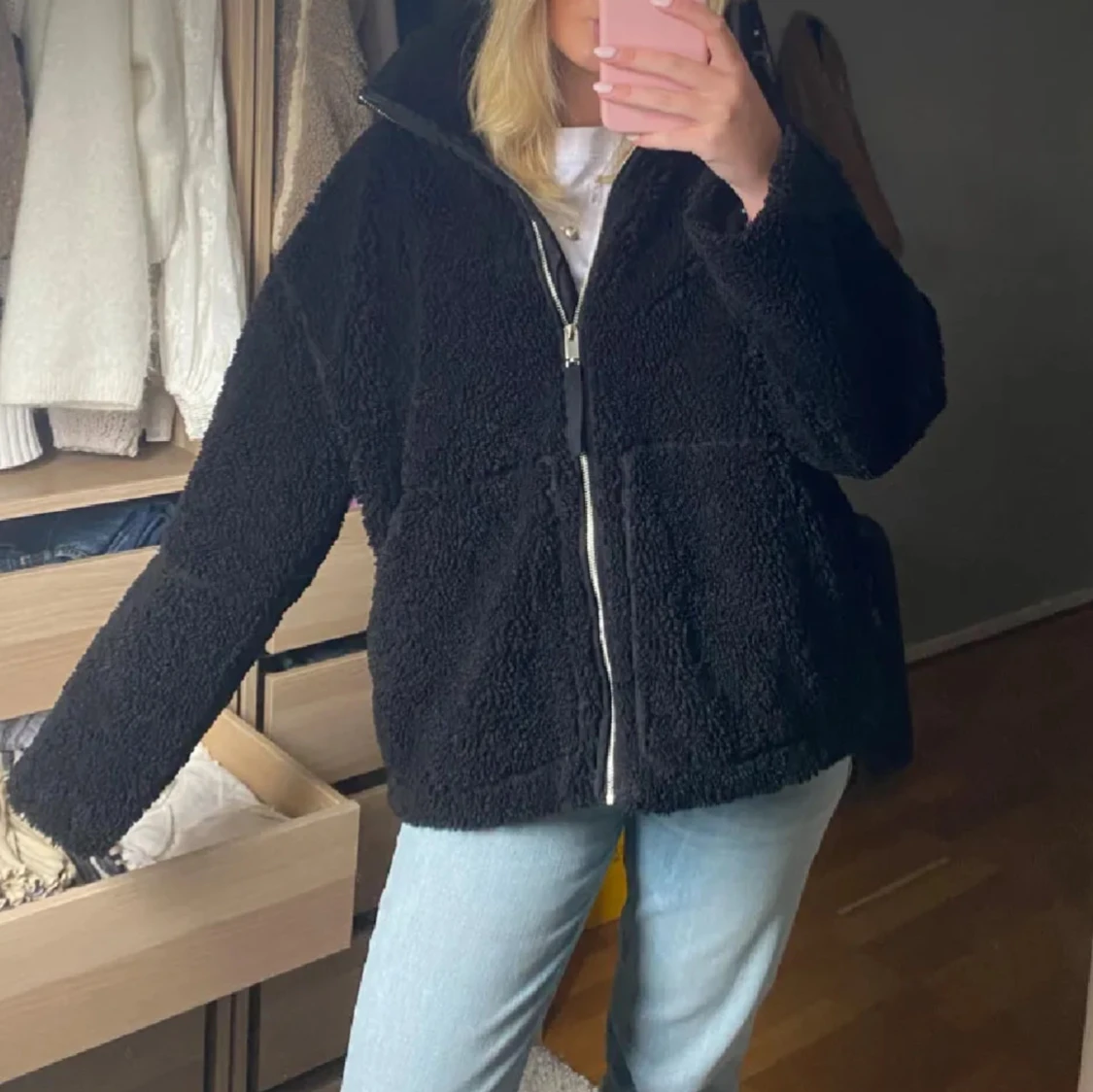 Svart teddyjacka med dragkedja - 1