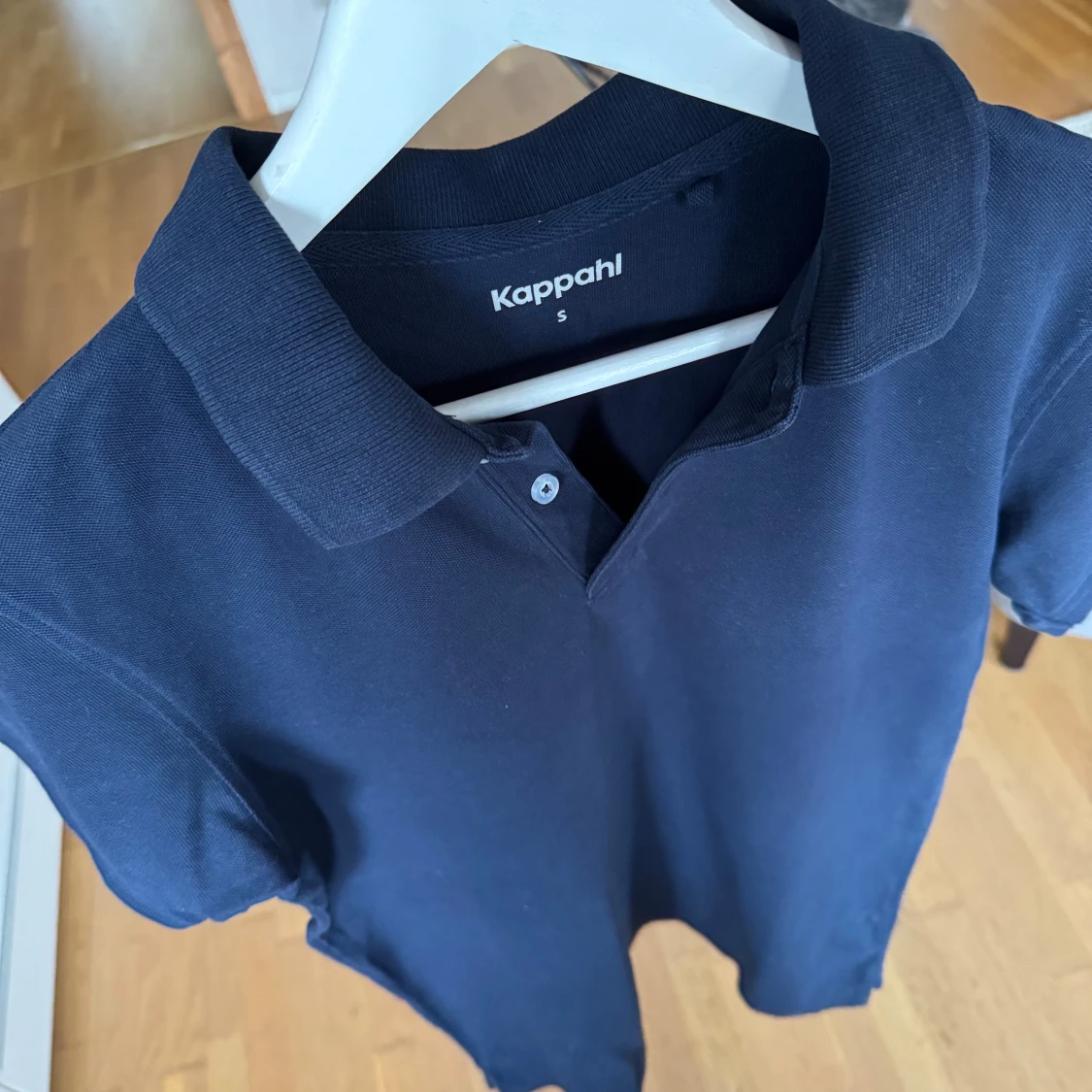 Marinblå pikétröja från Kappahl - 4