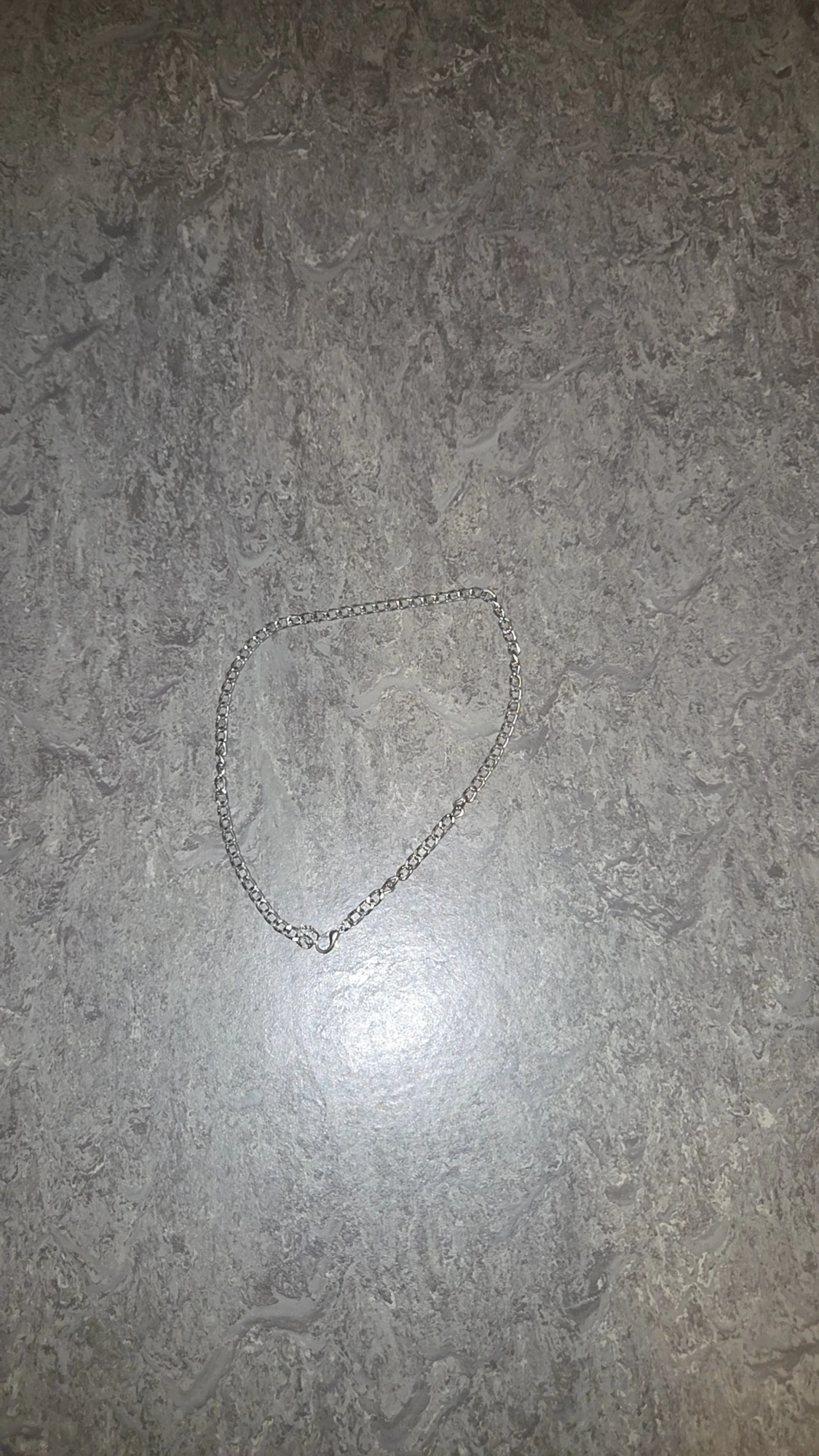 Ett snyggt silver halsband