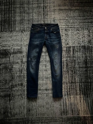 Jacob Cohen Jeans  - |Jacob Cohen | | Storlek: 28  | Skick: 9/10| Medföljer: inget| Frågor eller funderingar tveka inte på att höra av dig!