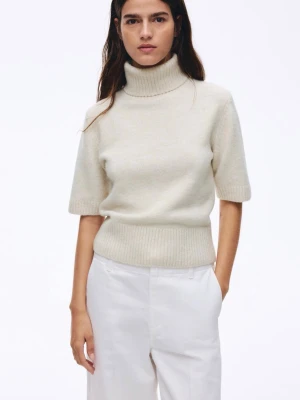 kortärmad polotröja, H&M - såå fin och skön från H&m! helt slutsåld och aldrig använd. storlek m men liten i storlek!