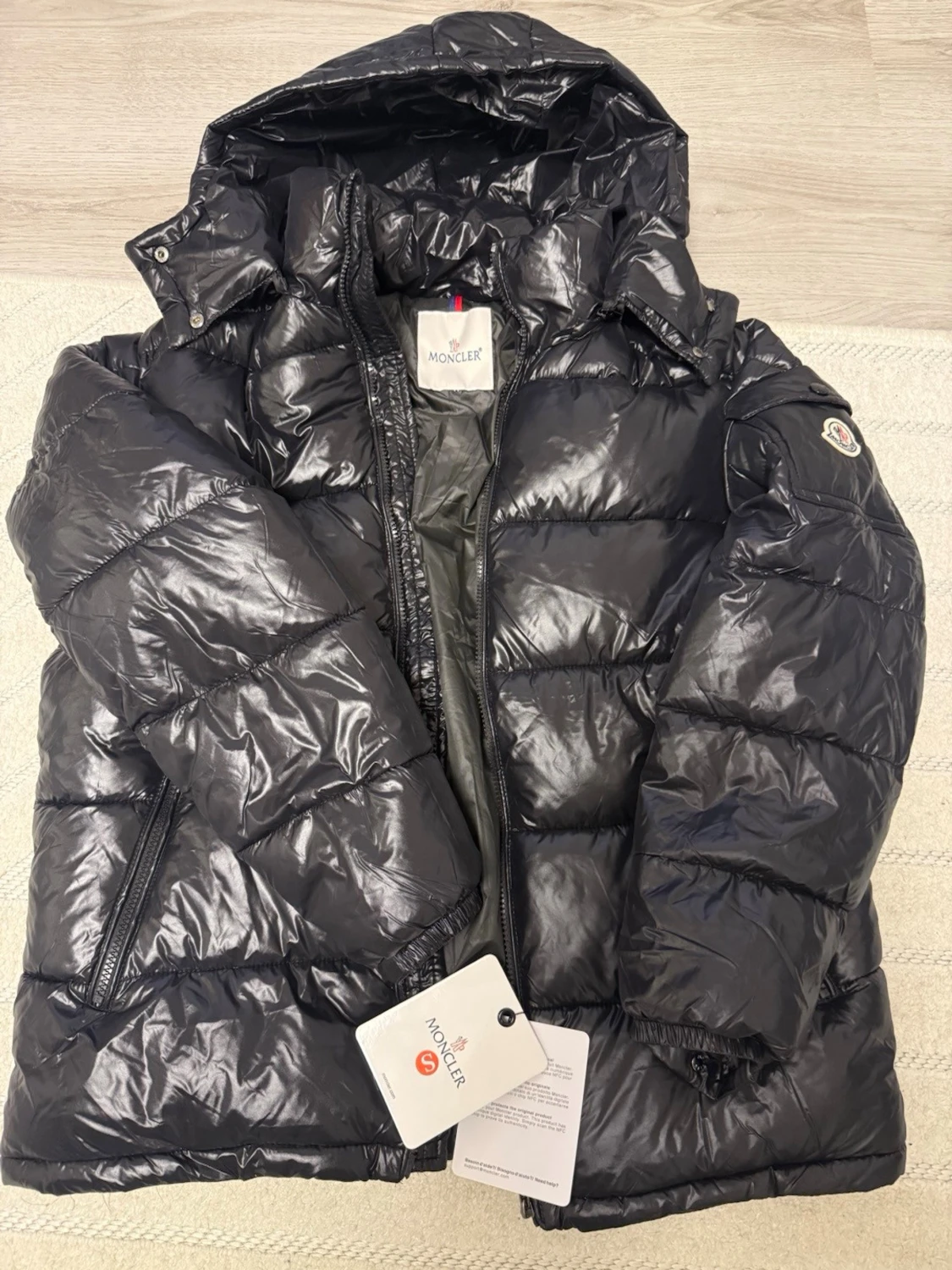 Svart pufferjacka från Moncler - 1