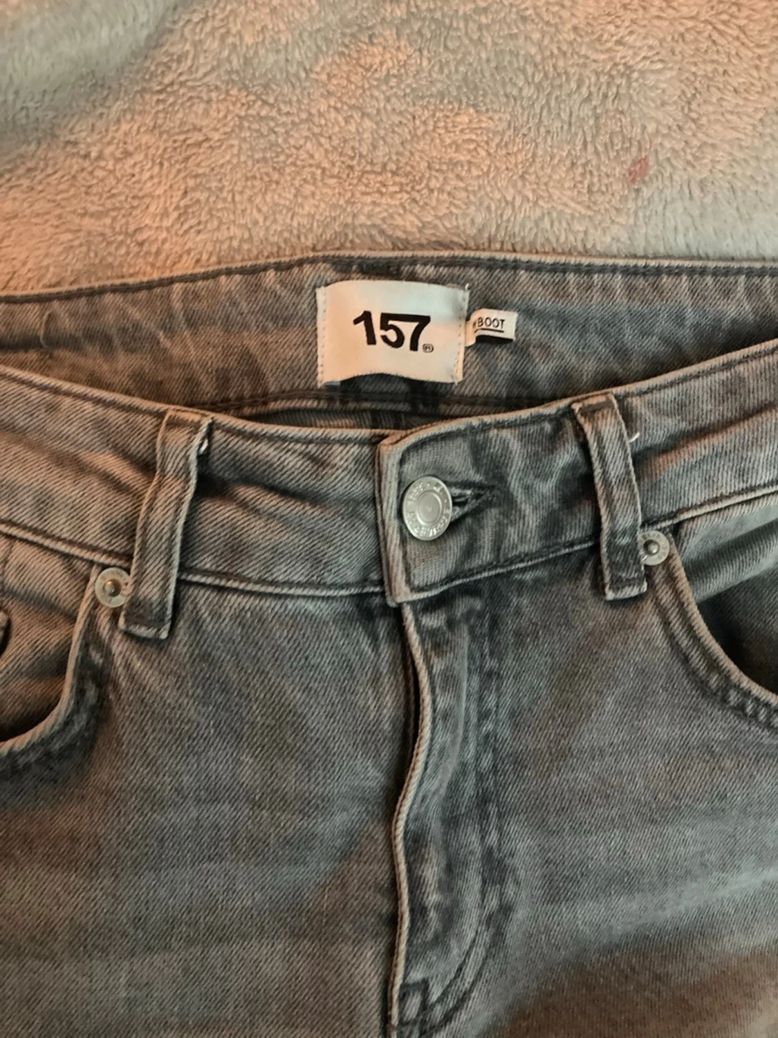 Grå lågmidjade bootcut jeans  - 4