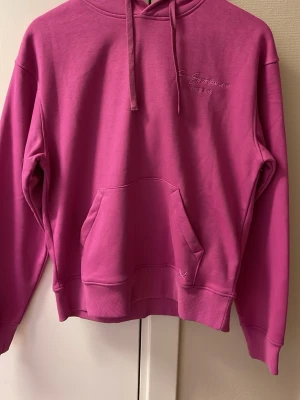 SOC Hoddie  - En fin och mysigt hoddie 