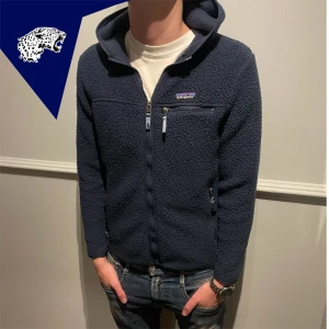 PATAGONIA FLEECE - Fin fleece från Patagonia | Skick: 8.5/10 | Strl: xs/s (storleks lapp borta)| Modellen är 180cm lång | Hör av dig om du undrar någonting!