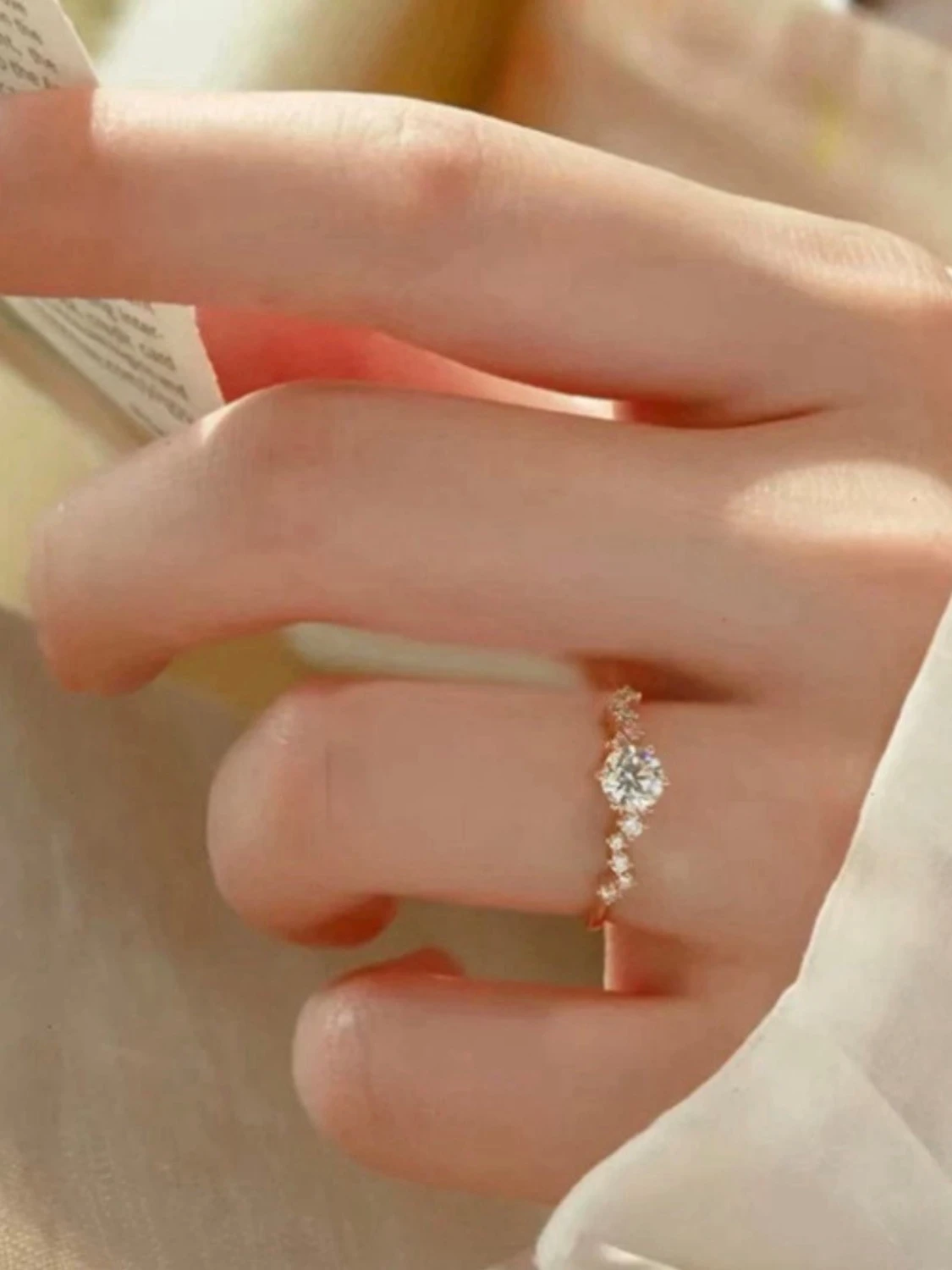 glittrande ring med stenar, justerbar  - 1