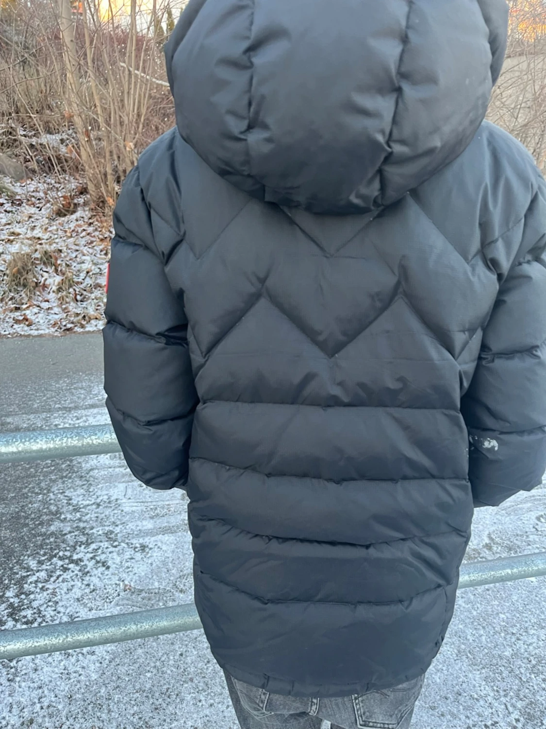 Svart Mountain Works pufferjacka - 1