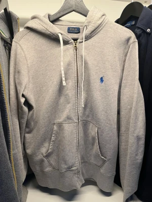 Ralph lauren  - Fin Ralph lauren tröja i storlek s passar m nypris 1799 mitt pris 499 snabb affär=billigare 