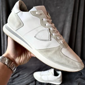 Philippe model trpx skor  - Originalstorlek: 41, sitter mer som 42, fråga om innermått vid osäkerhet | ingår: endast skorna | 