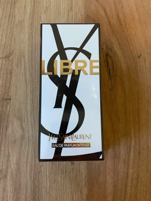 YSL Libre Eau de Parfum Intense - 90ml, öppnad för att jag skulle ta bilder annars helt oanvänd