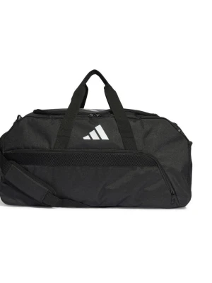 Svart träningsväska från Adidas - Helt ny väska med prislapp kvar och aldrig använd. Perfekt storlek för gymmet eller sportaktiviteter, se mått på bild