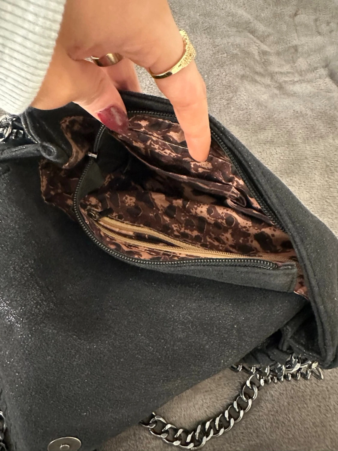 Svart axelväska med kedja - 2